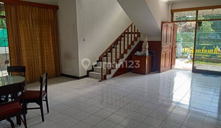 Rumah Dijual Modern 2 Lantai di Komplek Dadali 1