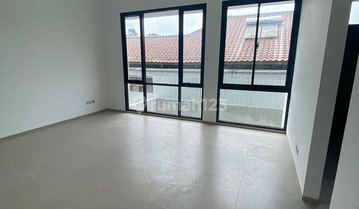 Rumah Dijual Modern Minimalis di Komplek Setra Duta 1