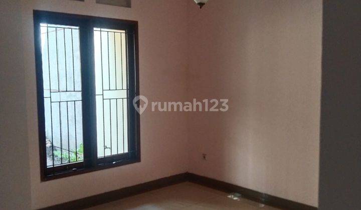 Rumah SIap HUni 2 Lantai Strategis di Sayap Setra Duta 1