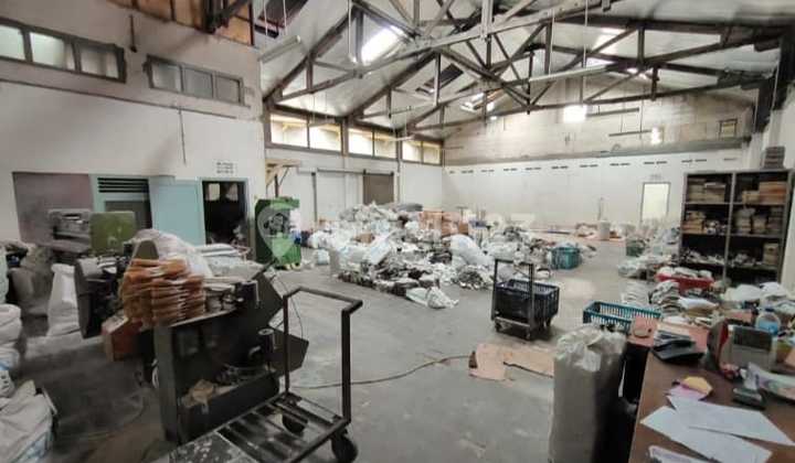 Warehouse in Strategic Location on Pajajaran Wing