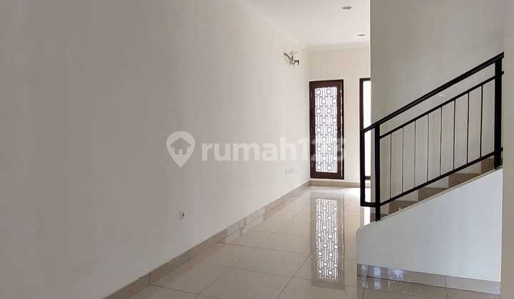 rumah minimalis nyaman lokasi di summarecon 