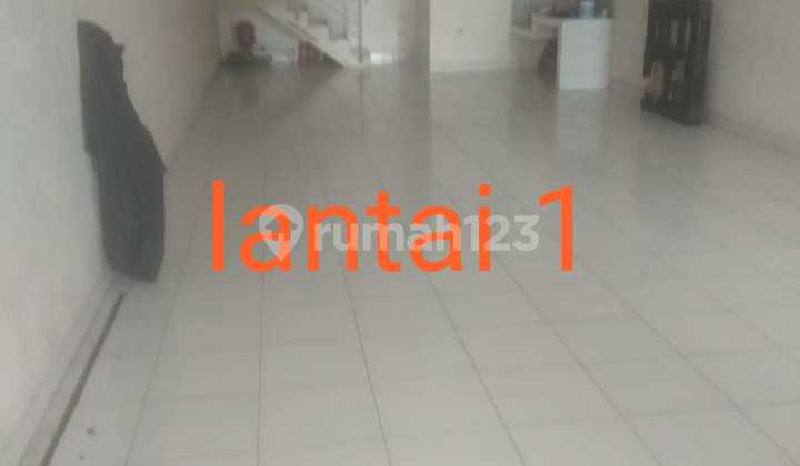 ruko 3 lantai lokasi strategis di komplek kurdi
