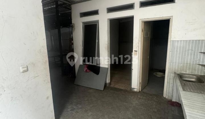 Warehouse Strategic Location in Nanjung Warehouse Complex