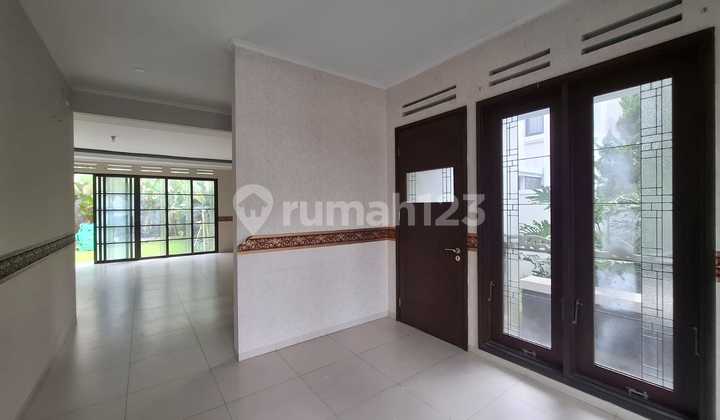 Rumah Modern 2 Lantai Nyaman di Kota Baru Parahyangan