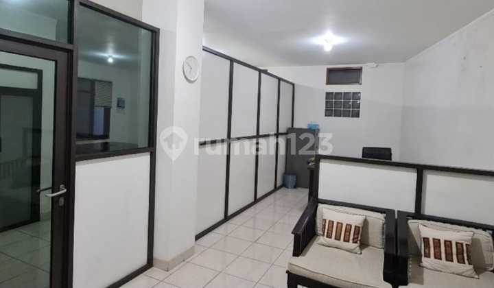 Rumah Tinggal Plus Ruang Usaha Terawat di Sayap Setra Sari 2