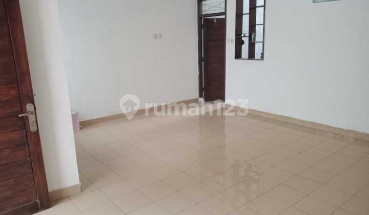 Rumah Minimalis Modern Siap Huni di Komplek Suryalaya