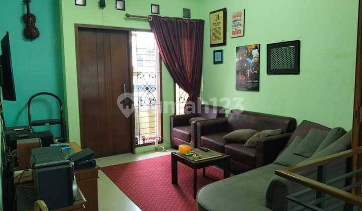 rumah nyaman minimalis di jalan kebon sirih 