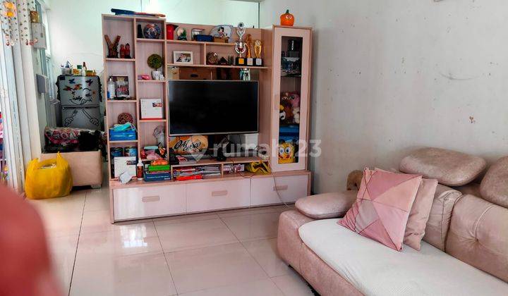 Rumah Minimalis Cantik 2 Lantai di Cempaka Hijau 1