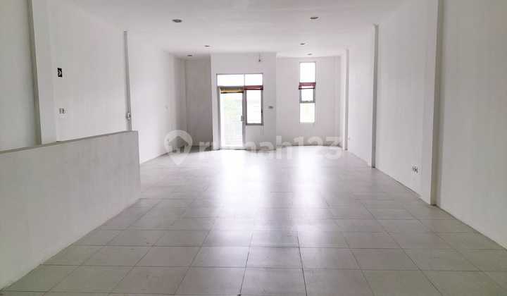 ruko 2.5 lantai lokasi strategis di mainroad mekar wangi