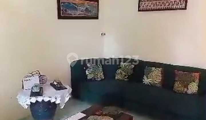 A comfortable classic house in the Sayap Riau area. A comfortable classic house in the Sayap Riau area.