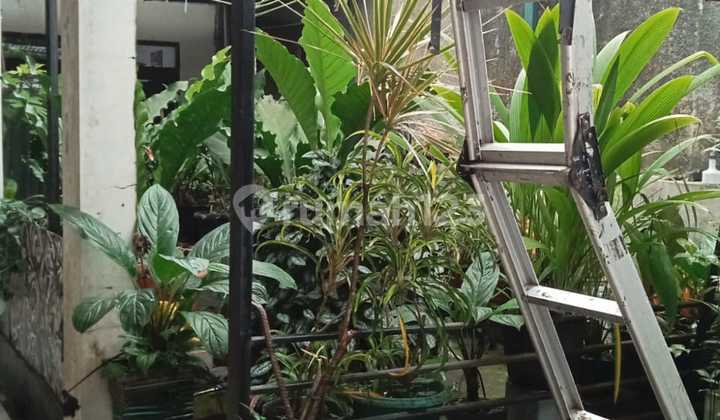 Rumah Nyaman Modern di Mainroad Sayap Burangrang