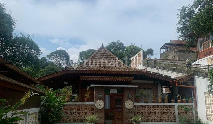 comfortable and lush villa in Lembang with a strategic location 2