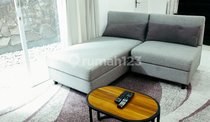 rumah villa modern minimalis di komplek setia budi 2