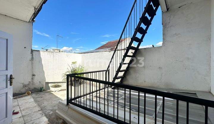 Rumah Minimalis Nyaman di Taman Kopo Indah 2 2