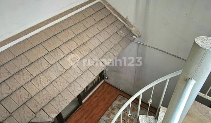 Rumah Nyamna Minimalis Asri Siap Huni di Taman Holis Indah 1 2