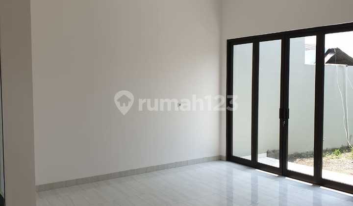 rumah minimalis 3 lantai di padasaluyu setiabudi 1