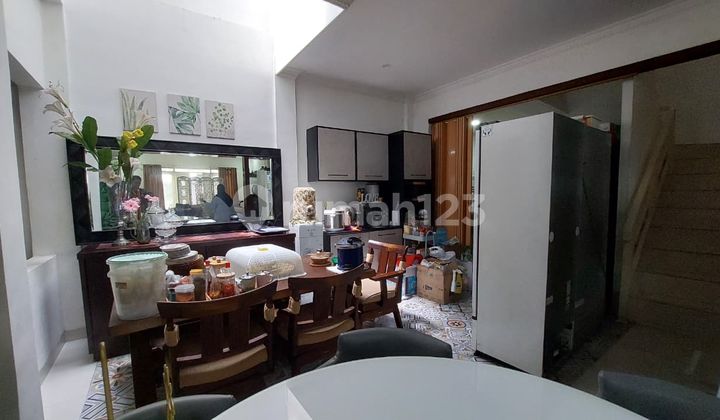 modern minimalist 3-story house in turangga modern minimalist 3-story house in turangga