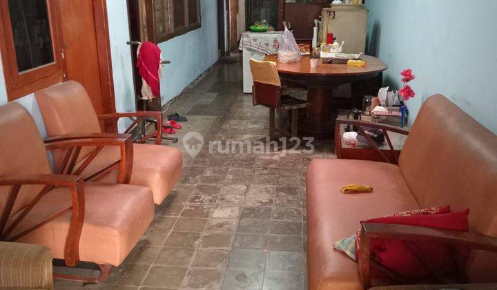 Rumah Modern Nyaman di Jalan Veteran Hitung Tanah Saja 1