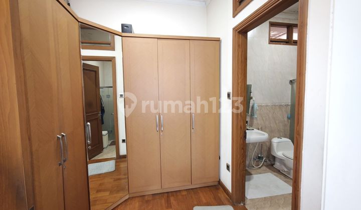 rumah modern nyaman  2 lantai di mekar wangi 2