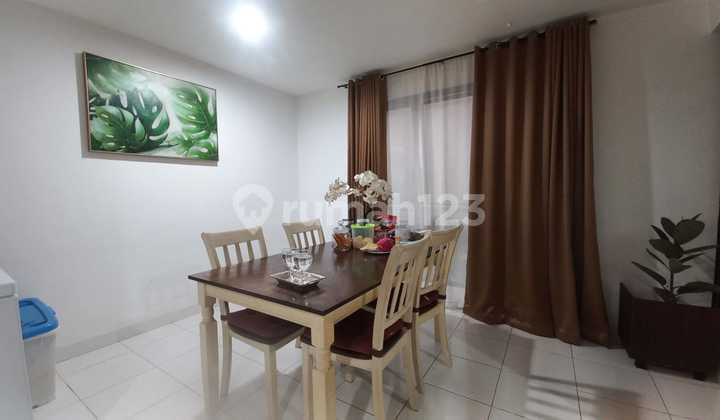 rumah nyaman minimalis 2 lantai di summarecon