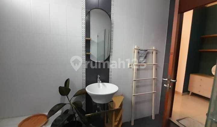 Rumah Nyaman Modern Lokasi di Setra Duta 2