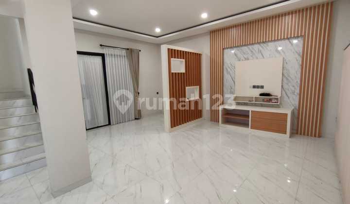 Rumah Minimalis Modern di Tulip Pondok Hijau