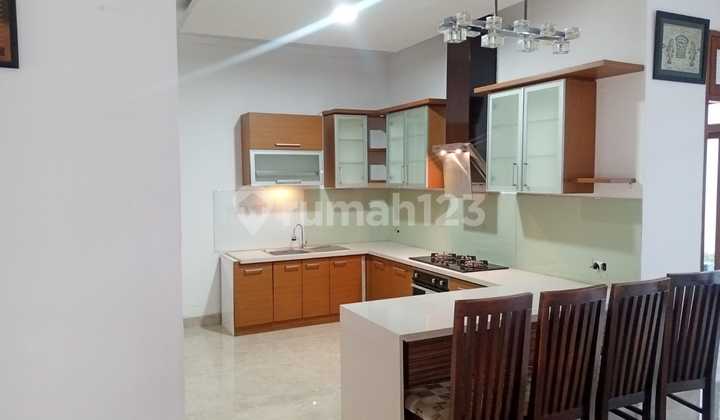 rumah modern hommey di taman sakura indah