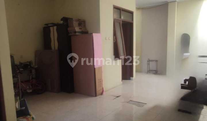 Rumah Modern 2.5 Lantai di Sayap Garuda Pajajaran Rumah Modern 2.5 Lantai di Sayap Garuda Pajajaran