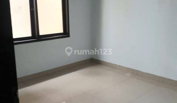 Rumah Nyaman Siap Huni di Komplek Singgasana 1