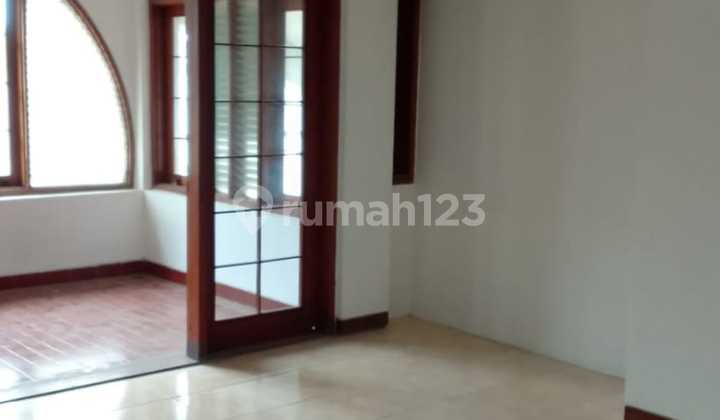 rumah lux modern nyaman lokasi di setra sari