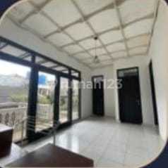 rumah besar siap huni posisi hook strategis di jalan ancol 2