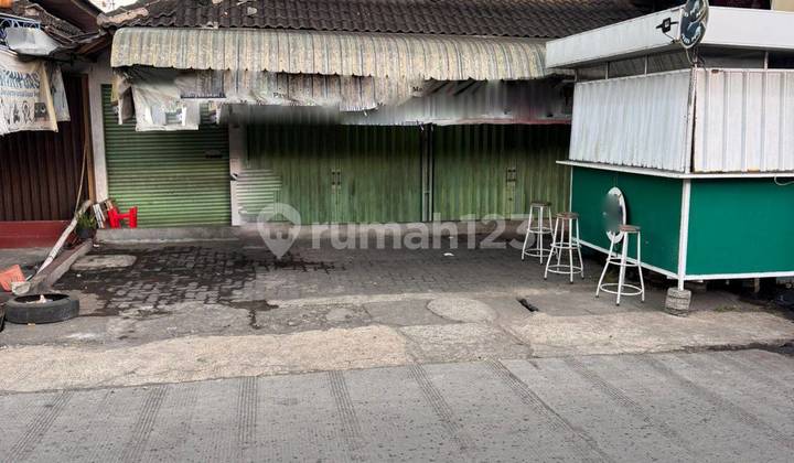 Shop House for Sale in a Densely Populated Area on Jl. Pucang Gading, Demak 1