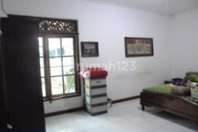 For Sale: Busy Location House on Jl. Dr. Wahidin, Semarang 2
