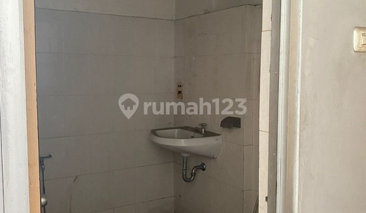 Disewakan Ruko Tengah Kota di Jl. Gajahmada Semarang 2