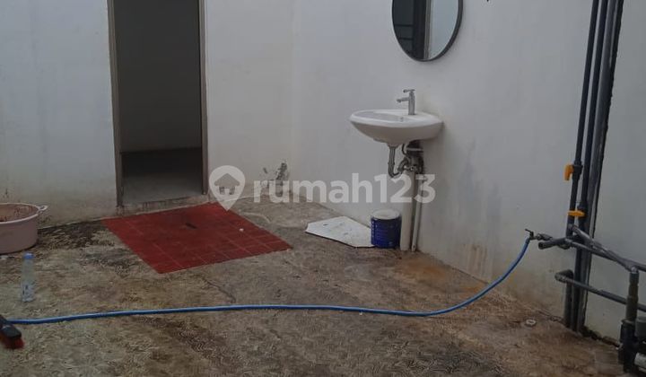 Disewakan Ruko Tengah Kota 2 Lantai di Jl. MH. Thamrin Semarang 2