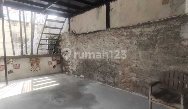 Disewakan Kios Lokasi Ramai di Jl. Dr. Wahidin Semarang 2