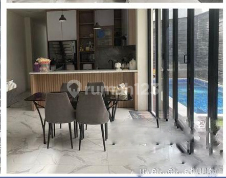 Dijual Rumah dengan Kolam Renang di Batununggal Bandung 2