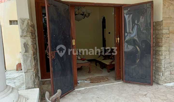 Dijual Rumah Lokasi Strategis di Jl. Gombel Permai Semarang 2