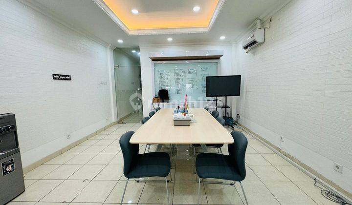 Ruko Bagus 4 Lantai Semi Furnished di Tebet Jakarta Selatan 1