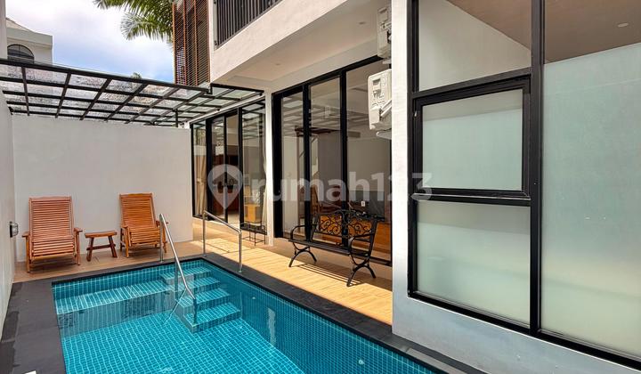 Villa Mewah dengan Tropical Design di Nusa Dua Bali