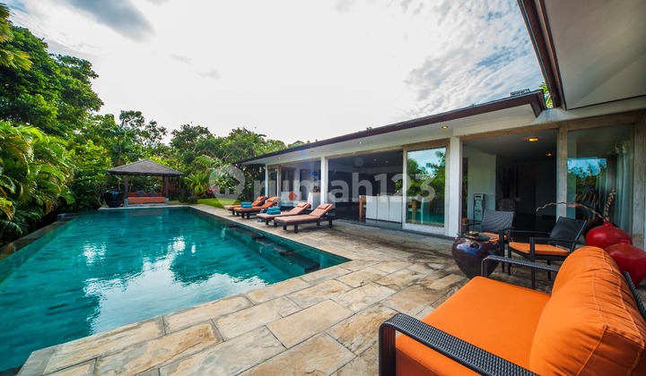 Pecatu Ungasan Luxury Villa Building With Forest View