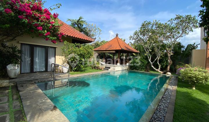 Villa Tersembunyi Dengan gaya Klasik Bukit Hijau Jimbaran Bali