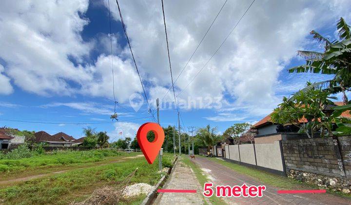 Tanah Kecill Pantai Melasti Area Lingkungan Villa