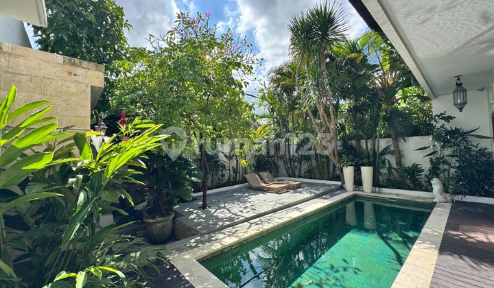 Villa 3 Kamar Tidur Di Jalan Utama Semer Kerobokan Bali