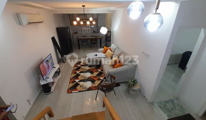 Rumah 2 Lantai Siap Huni Strategis di Bintaro Full Furnished