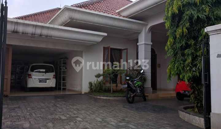 Rumah Cantik Siap Huni Tanah Luas di Lebak Bulus Jakarta Selatan,
