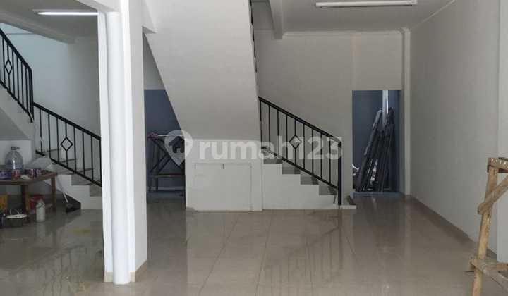 Shop House in East Jakarta Kalimalang 3 Floors Suitable for Office 2