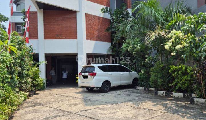 Gedung 3lantai Terawat Lokasi Strategis di Cikini Jakarta Pusat 1