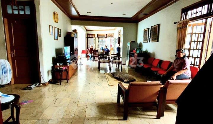 Dekat Pusat Kota Rumah Luas 300m² di Siaga Jakarta Selatan  2