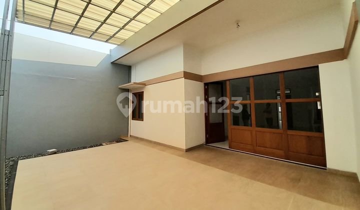 Luxury House in Pejaten Inside Elite One Gate System Complex
